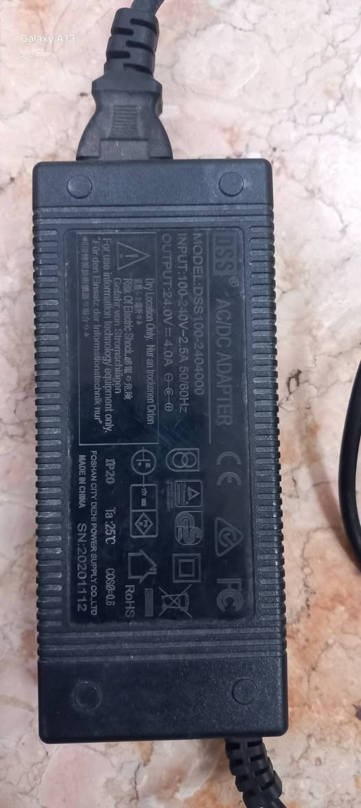 شواحن 24V 4A قطعتين  عند القرائه الفولت يقرء 24.6V
سعر القطعه 10الاف 

للتواصل ***********

نص مكتوب في الصور:
- Galaxy A13
- ٤:٣٧ م
- ٤:٣٨ ص