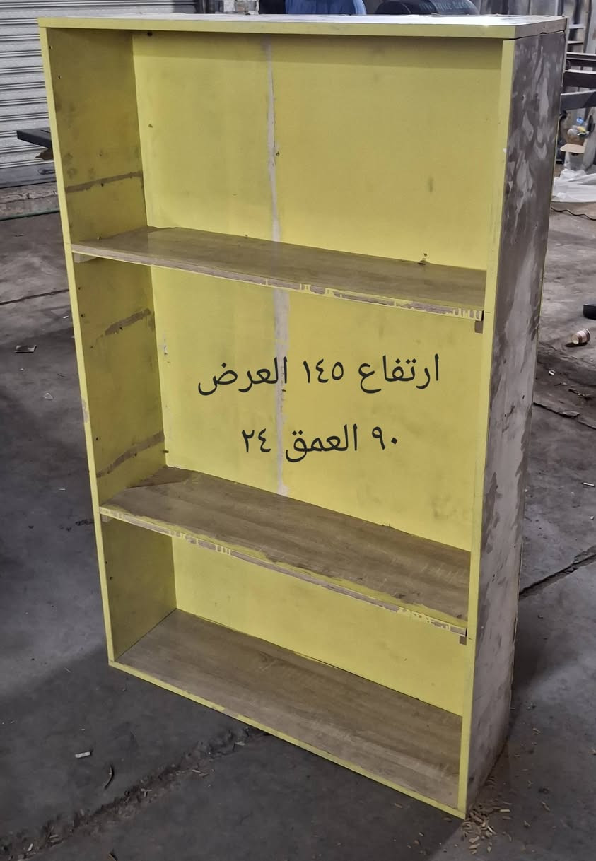 السلام عليكم // رفوف العدد ٣ قطع ٢ تعليك والثالث ارضي كلهن ب٤٠ ///  كراسي داور بي ضرر بالجلد والجك شغال سعر الواحد ٢٠ المكان بغداد البلديات ***********
