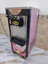 مكينة خياطة • نضيفة • موسم واحد