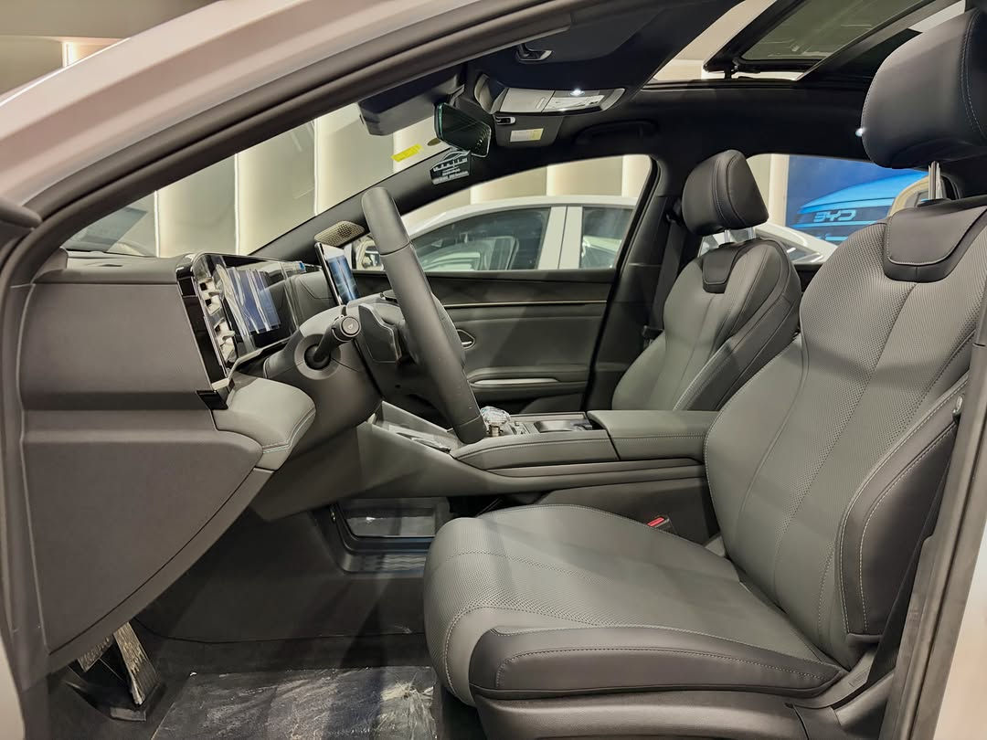 🔥باتری گەورە و پانۆراما و سفر کیلۆمەتر🔥
BYD Qin L Flagship
‎ بی وای دی چین ئێڵ
‎‏‎مۆدێل ٢٠٢٥ مکینە ١.٥ باتری ١٢٠ کم ‎ 
‎ ‏‎شحن+کارەبا+بەنزین
‎١٦٠٠ کیلۆمەتر بە تەنها یەک تەنکی بەنزین 

‎‏‎مواصفات فول، پانۆراما، کوشن کارەبا ،١٣ کامێرا، داشکام ڕیکۆرد، ئۆتۆ پارک ، ڕاداری خەتی جادە، ڕاداری تحدید سرعە،بەصمە، کارت، شاشە گەورە ،کامل حساس، سوکان ڤۆلیۆم، ویلکرۆم ١٧، ئیشارەتی سەر ئاوێنە، تبرید مرکزی، لایت زینۆن، بەگلایت لید، گێچ ئەلەکترۆنی،درایڤ مۆد، دوگمەی خلیسکان، ئەی بی ئێس، ١٠ ئەیرباگ.

‎کێبڵ شحنی بیلادی و کارد و فڵچەو و موادی پەنچەری لەگەڵدایە

‎بۆ زانینی نرخ کۆمێنتێک بەجێبهێڵە
‎لتفاصیل والسعر اکتبوا التعلیق

‎‏‎‏‎ پێشانگای ســـلـــێــــمـــانـــی ھەمیشە پێشەنگین 
‎‏‎معرض الســــلــیــمانـــیـــة ھو الافضل دائماً

‎‏‎بە داوای لێبوردنەوە شێوازی قیستمان نییە⚠️⚠️
‎‏‎نعتذر منکم لیس لدینا نظام الاقساط⚠️⚠️

‎‏‎📍العنوان: سلیمانیة -طریق کرکوک-نقلیات الرئیسی السلیمانیة - الرقم ١٢٨
‎‏‎📍ناونیشان: سلێمانی - تێرمیناڵی سەرەکی سلێمانی- ژمارە١٢٨

***********☎️

#BYD #QinL #BYDQINL #SlemaniAuto
