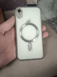 آيفون XR ١٢٨ • بطارية ١٠٠ • فلوجه