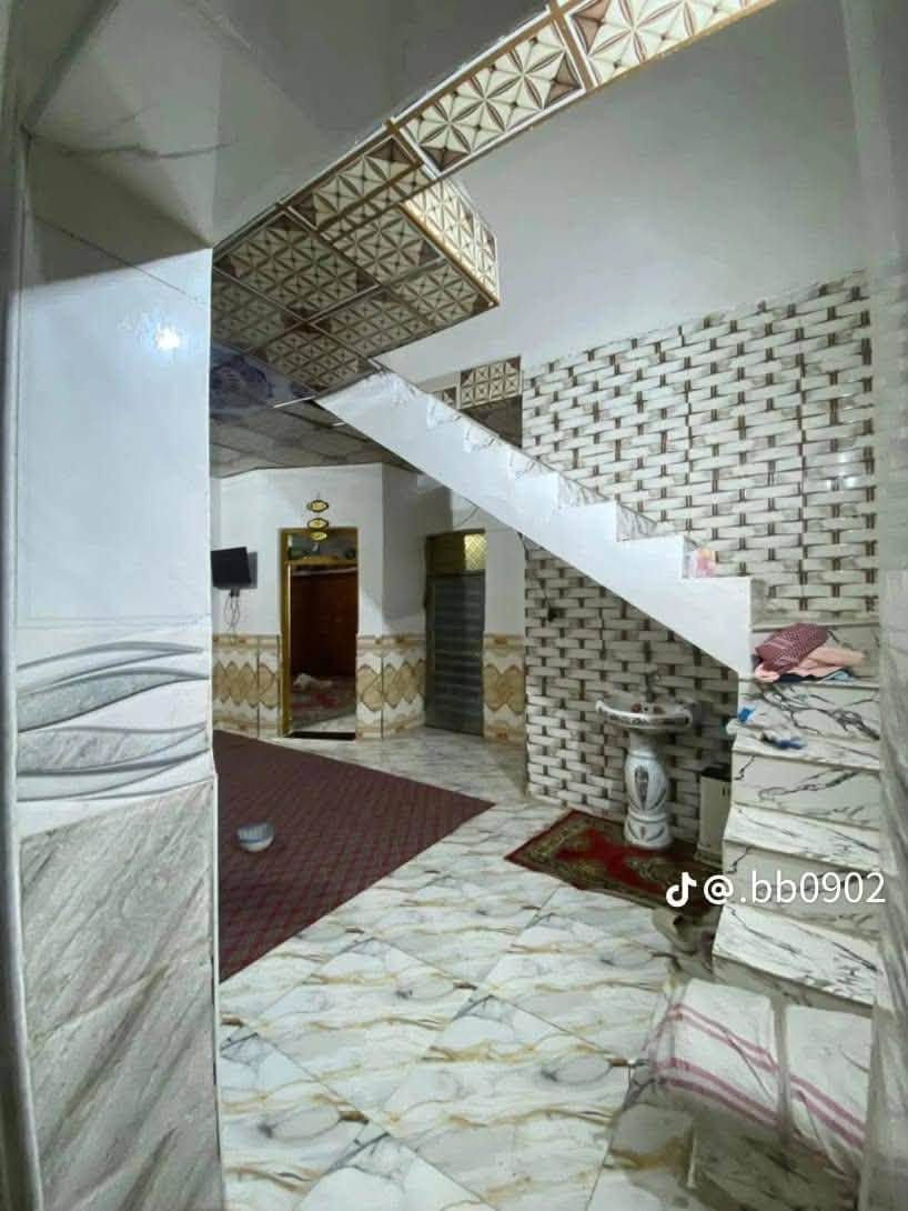 شارع كربلاء نجف • ٣٠٠م • ٥غرف