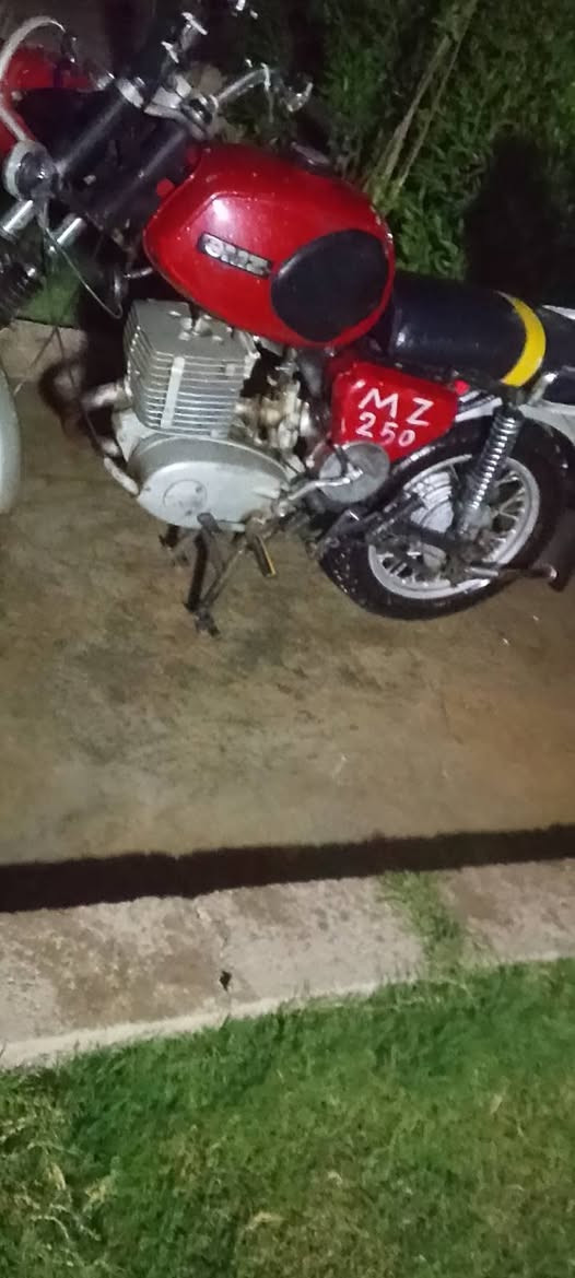 سلام عليكم دراجه mzموديل 81دراجة نضيفة السعر 850اوبيهة مجال الشراي يتصل ***********اوبي خير اويدلل
