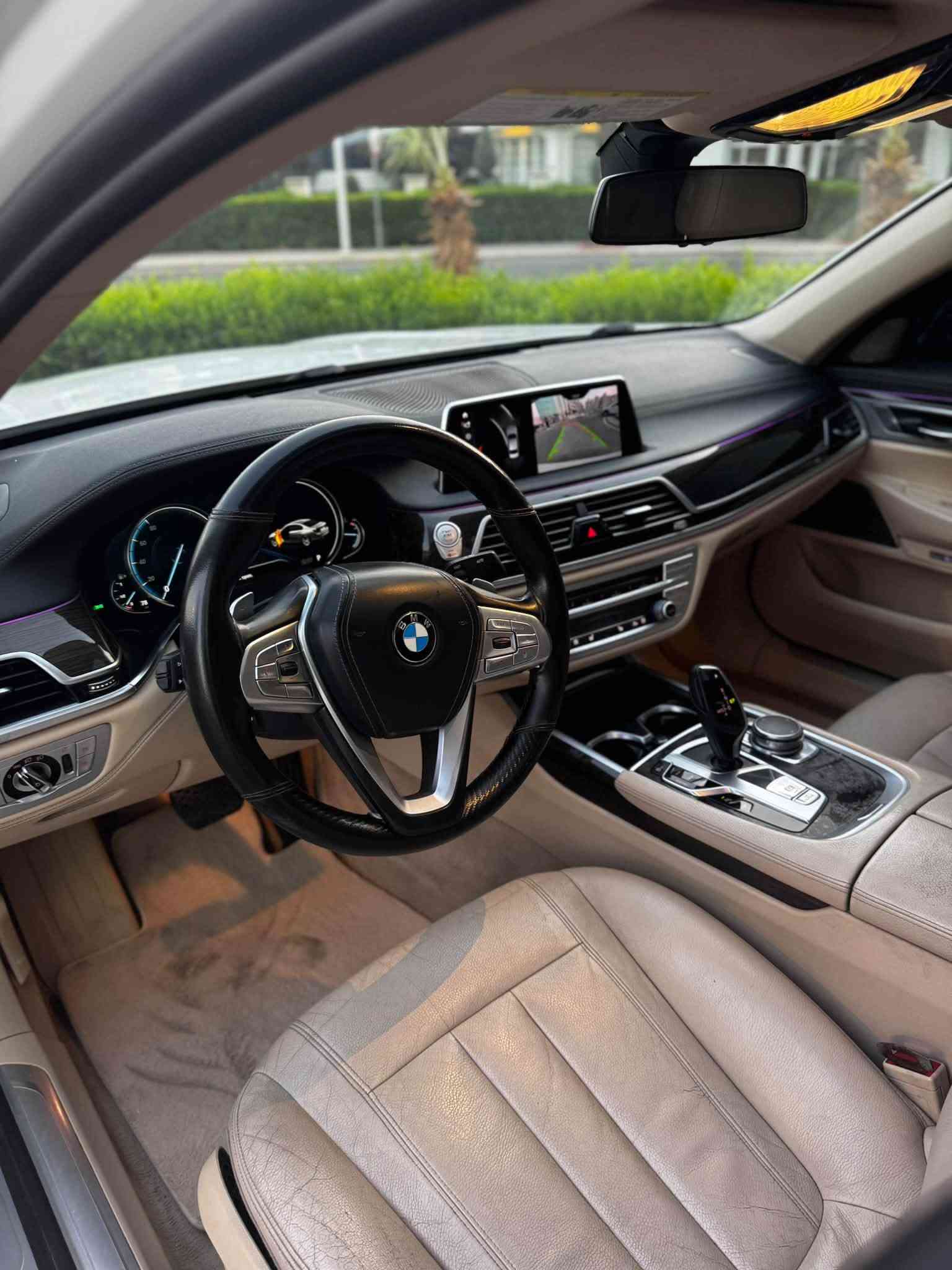 BMW 740i 2018 كلين سعر مناسب 
كلين و سعر جدا مناسب بي ام 740i موديل 2018
سيارة دعامي ل دعامي اب شرط بدون صبغ 
محرك 6 سلندر تيربو قبق محرك مفتوح !
گير مكفول 
گير محرك اب شرط فحص و سونار بدون عيب 
فول فول مواصفات معروفة 
ماشية 160 الف 
سعر جدا جدا جدا مناسب 248 ورقة بيه مجال قليل 
بيع مستعجل رجاء اذا مو شراي لا تنطي حجاية 
ملاحظة السيارة بيه 4 اسابع جاملغ امامي بارد PDR 
باقي كله مكفول 
مكان سيارة اربيل 
واتساب ***********
