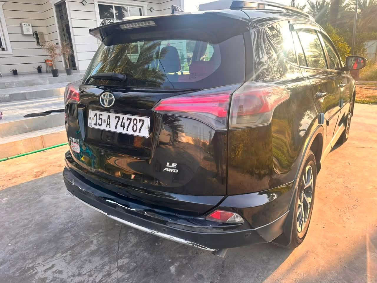 السلام عليكم سياره RAV4 كفاله عامه
محرك 2500 سياره فول عده فتحه  سياره جديده موديل 2018
بدون ضربه وبدن حادث فقط كلير بيها ع كد اشبر بقبق الصندوك ورد امريكي  تفاصيل. اكثر خاص مفتوح. وهاتف ***********
