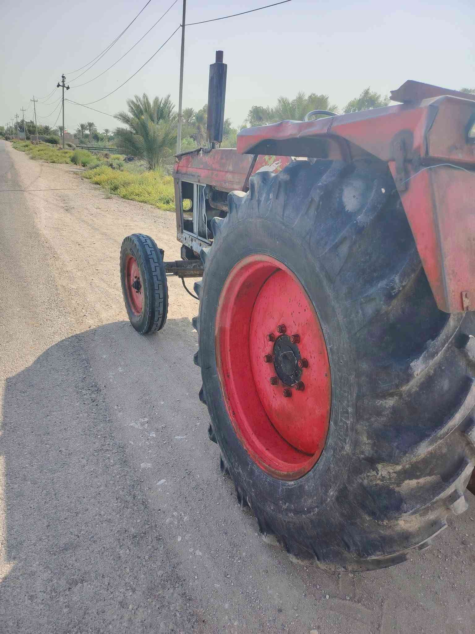 السلام عليكم  مكينه 80 لبيع او مراوس حسب القناعه جهزة من مكينه لا تبخير ولا تنقيص جهازه و تايرات الورة جداد والكدام مثل ماواضح بس واحد مو نظيف استفسار نتصل ع رقم ***********
