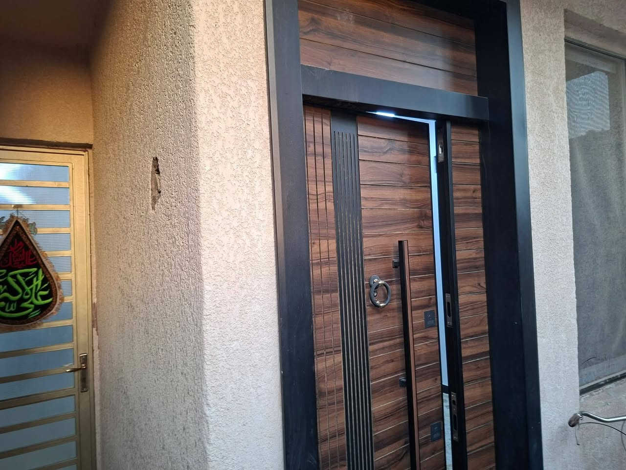 السلام عليكم بيت للبيع سكينه شارع مكاتب ٢ع١١ خلف صيدلية الركن الابيض الفرع الاول مساحه ١٠٠م بناء حديث طابق ونص  السعر 110
للاستفسار ***********
