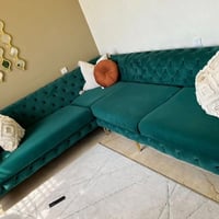 للبيع زاويه 500 الف ميز تلفزيون 150  المكان اليرموك 07817464234