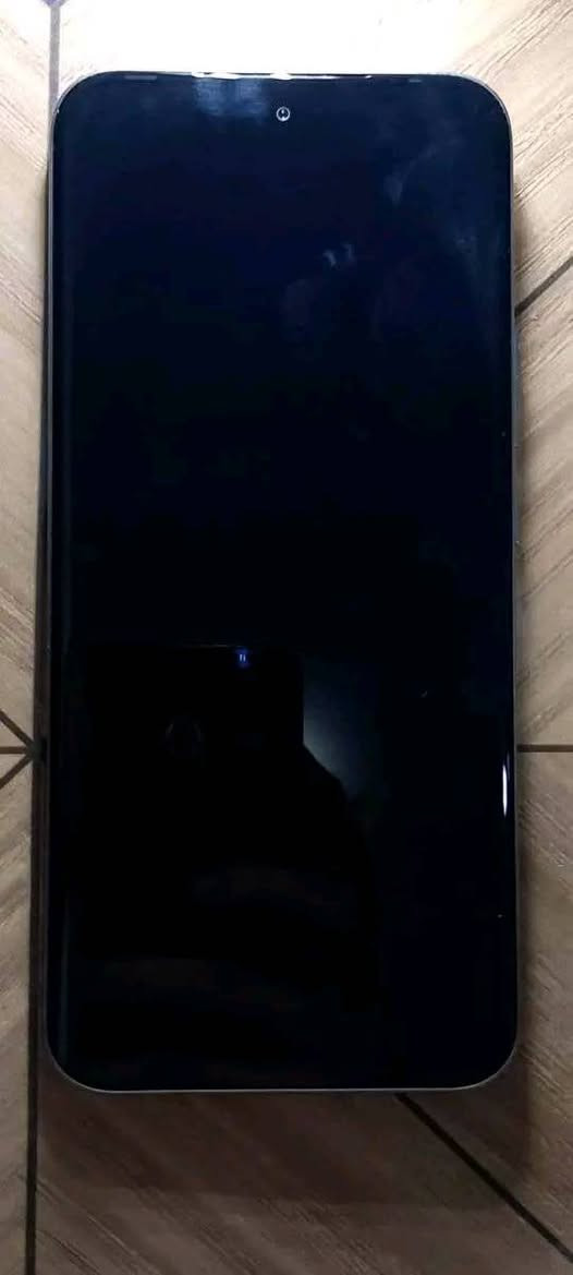 سلام عليكم مرواس ببوكو x6
 Tecno Spark 40 Pro Plus (تكنو سبارك 40 برو بلس)
النظافة: ( نظيف جداً أخو الجديد / مستخدم لفترة بسيطة).
المساحة: 256 جيجابايت.
الرام: 16 جيجابايت (8 أساسي + 8 ممتد).
الشاشة: شاشة أموليد منحنية 144Hz بدقة 1.5K (ألوان وسلاسة خيالية).
المعالج: Helio G200 قوي جداً بالاستخدام والالعاب.
البطارية: 5200 مللي أمبير (تطول يوم كامل) وتدعم الشحن السريع واللاسلكي.
الملحقات: العلبة كاملة + الشاحن اللاسلكي المغناطيسي الأصلي المتطور (MagBase 02) الموضح بالصورة  
المكان: (فلوجة
رقم الواتساب 
***********
