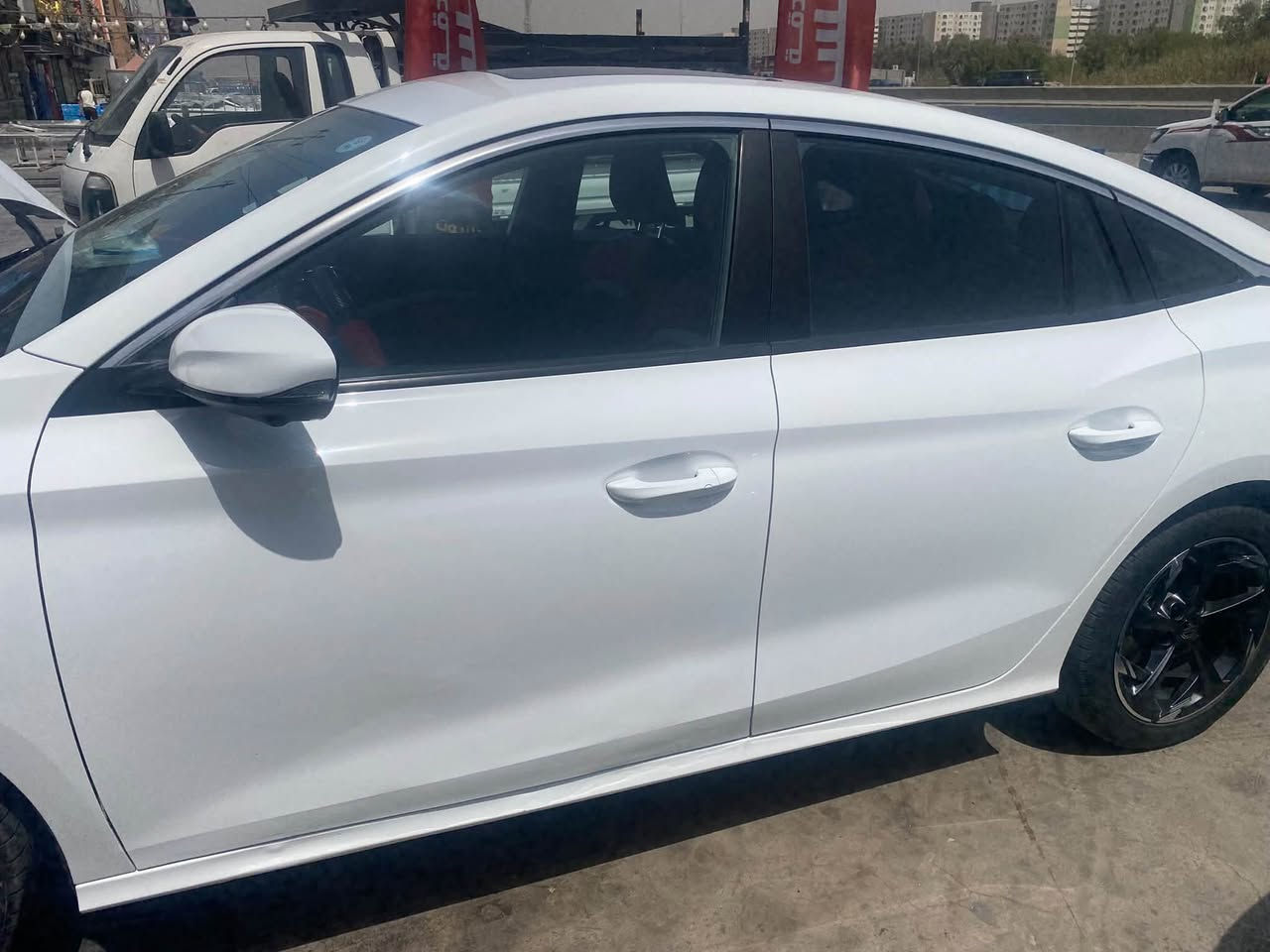 MG gt gdi 23 فول مواصفات رقم اربيل كفاله عامه عدا باب السايق من جوه ضربه خفيفه سياره على وضع الشركه ماشيه57 الف السعر 110
***********
