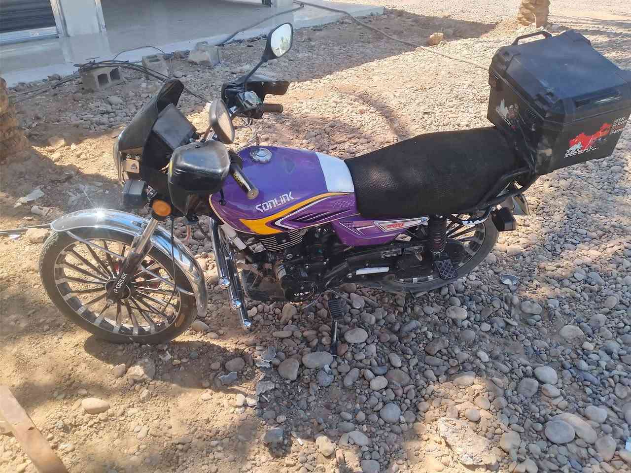 سلام عليكم درجه يراني 
موديل 2025 
حذه 2026 زيرو
محرك 200cc
سونك 
سعر 950 بي مجال قليل
المكان تاجي المشاهده 
***********
