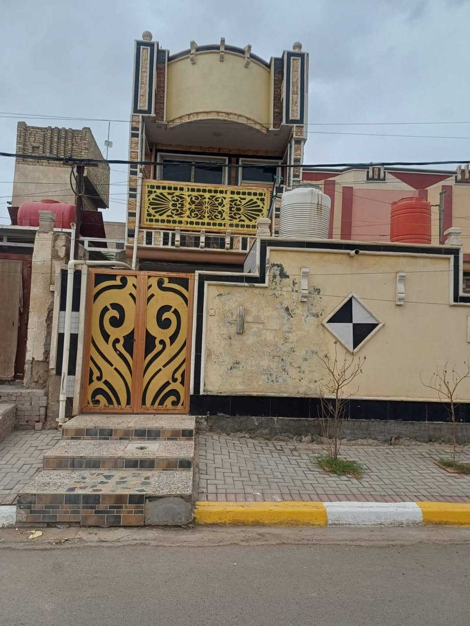 الحي العسكري • ٤٠٠م • بيت ٣١٠م مشتمل ٩٠م