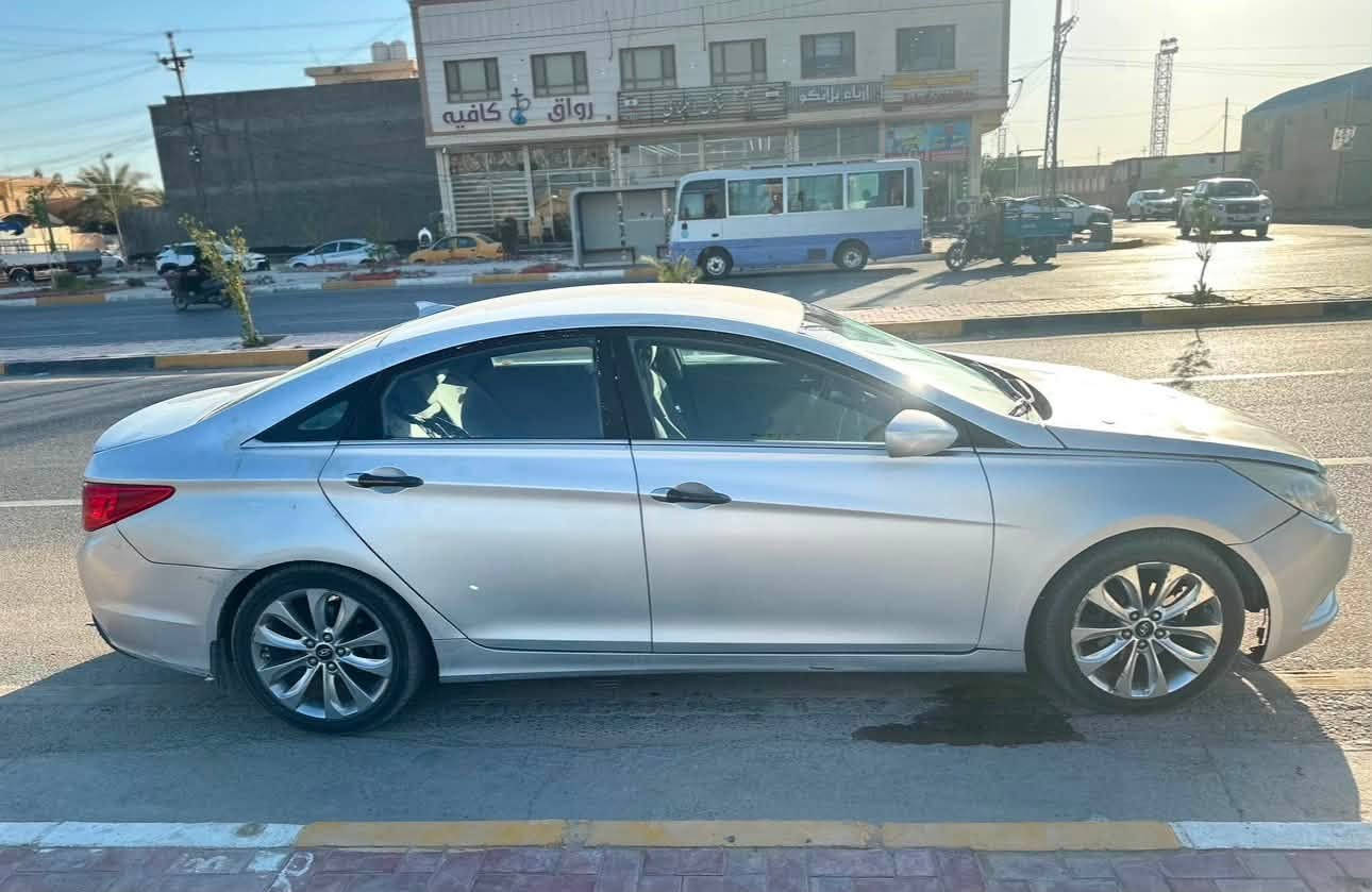 للبيع سوناتا 2012 امريكي ✅
مبدل ٣ قطع مع صبغ قطعتين
Gdi 2400
جاهزه من تبريد مكينة كير و حدادية 
مع تخم تاير
سعرها 90$ ورقة و بيها مجال 
مكانها كربلاء
تلفون ***********
