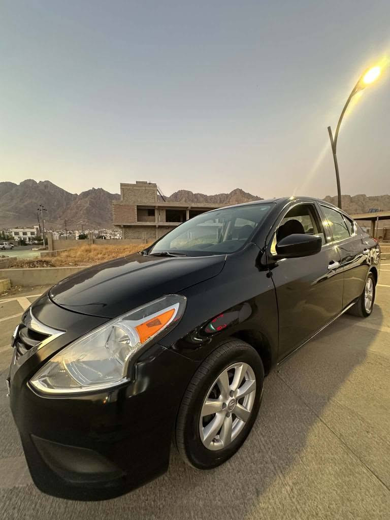 Nisan versa 2017 
نیسان ڤێرسا ٢٠١٧ 
گێر عادی 
سەیارەیەکی تا بلێی جوانە
زۆر پاکە و بێکێشەیە
٢ پارچە و نیوی بۆیاخە 
پێشی لای سەکن تۆزی ناوی گرتوە 
سەیارەکە بە ناوی خۆمانەوەیە 
تەحویل و بەناوکردن بە شەرت
تەبریدی بەشەرت 
گێڕ مەکینە تەقەو ڕەقە هەمووی بە شەرت 
گێڕ و مەکینەیەکی زۆر پاکو مەز بوتی لەسەرە 
٣ سویچی لەگەڵە بیلاد 
نرخی ٧١ مەجالێکی برایانە 
خوار هەموو بازاڕ
بۆ پەیوەندی *********** ***********. لە ڕانیە م رانية, السليمانية
