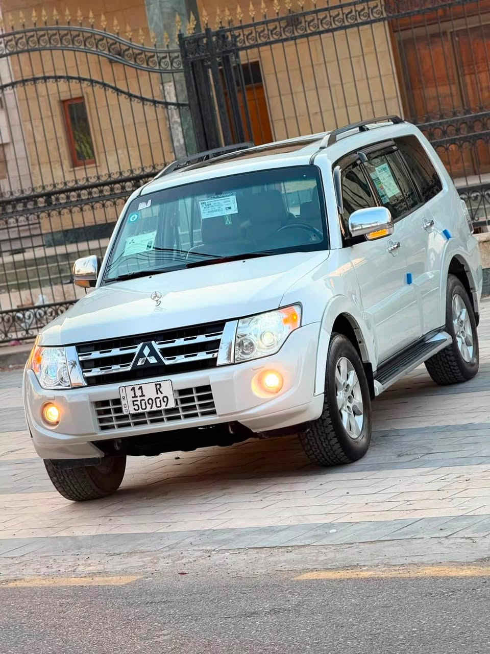 باجيرو 2013  حبتور فول مواصفات لون ابيض صدفي حجم المحرك 3500 رقم  بغداد مشروع واطني بدون حادث  سيارة  مكفوله كفاله عامه سياره كلين عله واضع الشركه معروفه خليجي السياره جديده مال جناي فورويل نضام دفلوك كشنات كهربائي اشارة بل مري شفط تحكم ستيرن شاشه اندرويد شاشات خلفيه  اصليه فتحه تبريد ثلاث قطع حساسات خلفيه زاد ثلاجه تخم تاير كير مكينه حداديه خير من الله سياره جديده لوك محرك 6السعر144 وبيهه مجال اتصل وبيك خيروتدل ***********مكان السياره بغداد الكرخ
