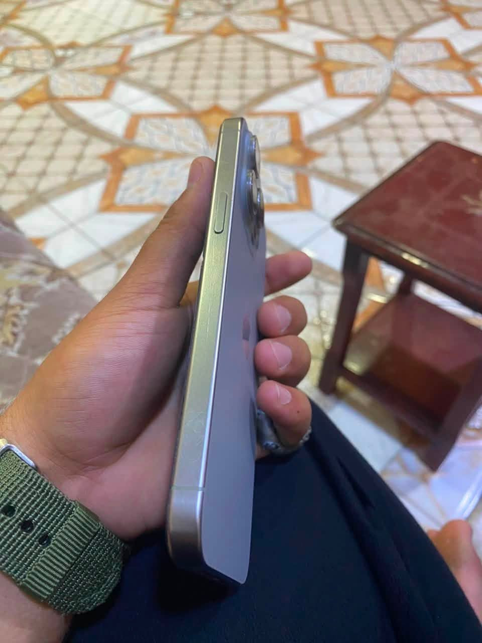 سلام عليكم جهاز نضيف بشكل لون تيتانيوم 15 برو ماكس بطاريه 100 الجهاز مشحون فقط 50 مرا جهاز شحنه حلو وما يصرف شحن ذاكره 512  مساحته كلش حلوه وجبيره زلغ ما بي جهاز ما بي اي مشكله ويا كارتونه وشاحنته بسعر مناسب سبب البيع محتاج وعندي ضرف تواصل وياي وتدلل مكاني البصره الزبير رقم الهاتف ***********
