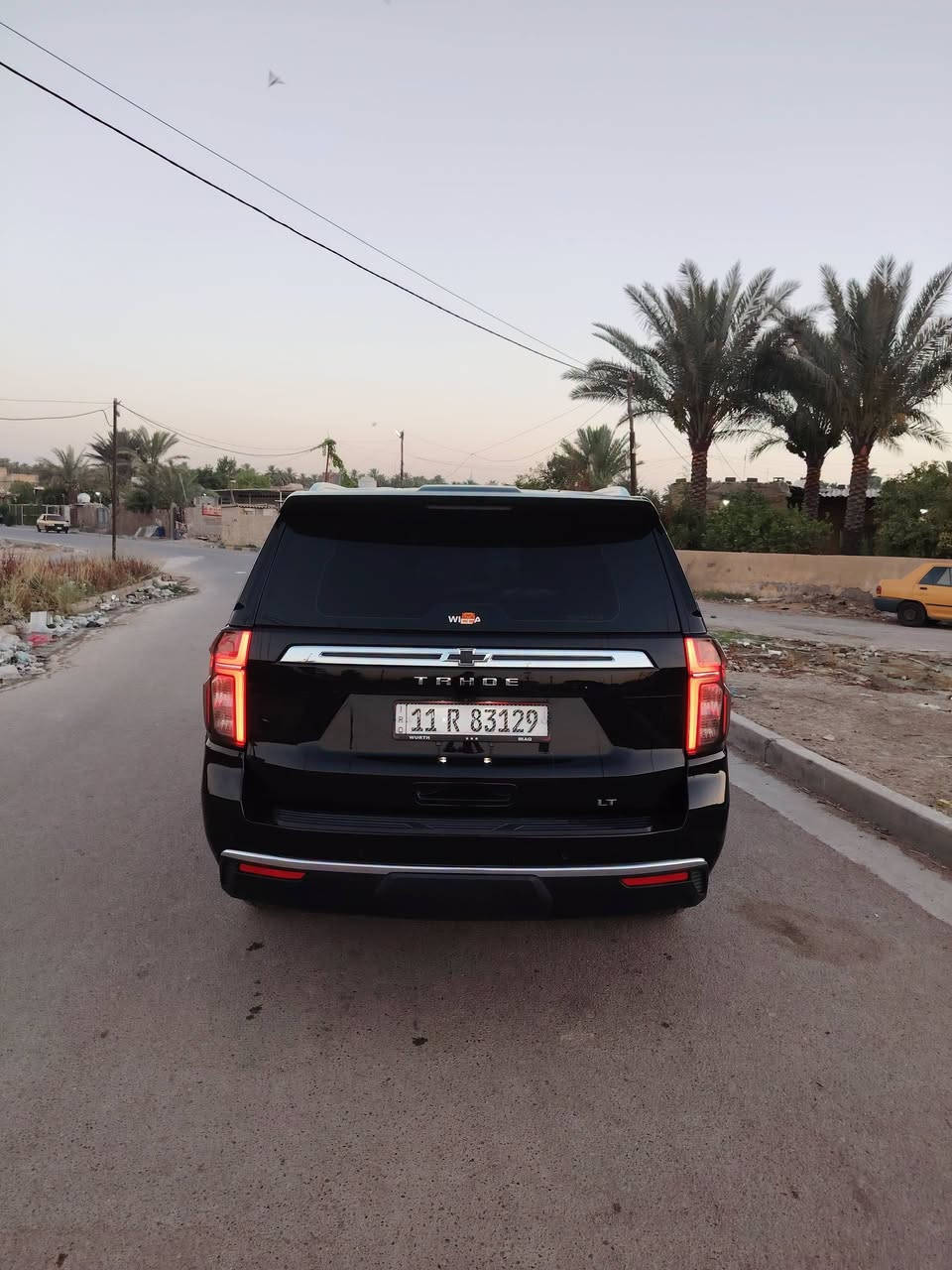 السعر بلاش 405  ورقه بيها شي بسيط ونزلتها 50 ورقه
المشي مالتها 240 الف بس سياره عل ايد وحده من الوكاله
بغداد بسمي رقم وهزه جديد
ببها بارد موضح بل صور باب الصدر شي بسيط
***********
*********** 

مواصفاتها معروفة 
بصمة تشغيل 
تشغيل عن بعد 
فتحة سقف بانوراما
حساسات امامية 
حساسات خلفية 
رادارت جانبية
رادار امامي
 تحديد مسار 
اربع كامرات 360 درجه
دوسات 
صندوق كهرباء بالرجال 
تبريد ٣ قطع
تبريد خلفي منفصل
اوتو ستوب
هاندبريك بصمه
مقاعد جلد
مقاعد كهربائية 
مقاعد امامية كهرباء  
ثلاجة وسطية 
اضواء led امامية وخلفية 
اضواء زنون امامية
نظام ملاحة
محرك 5300 يشتغل بانزين عادي
شاشات خلفيه
