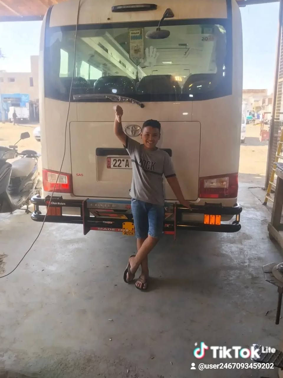 السلام عليكم للبيع كوستر موديل 2025 0 ماشيه 3000 رقم اربيل رقم رقم اربيل كامله للاخير مكاني بغداد اي استفسار اتصل بخير وتدلل ***********

نص مكتوب في الصور:
- 17:08 2026/9/14 TikTok Lite @user2467098489262
- 16:55 2026/9/14
- Tik Tok Lite
- @user2467099499262
- 17:08 2026/9/14 POCO M7
- TikTok Lite
- @user2467093459202