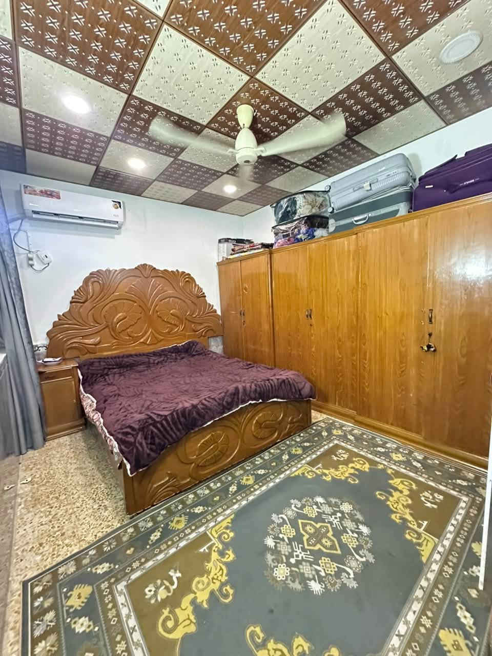 بيت في حي الشهداء للبيع
مقابل بريد الهندية اول فرع خلف التجاري المساحة 100 م الواجهة 5 والنزال 20 يحتوي البيت على طابقين غرفة واستقبال وصاله ومطبخ وصحيات عدد 2
والطابق الثاني غرفة وصالة
شليمان طابوق جمهوري بناء نظيف
السعر 135 مع المجال
التواصل واتساب او اتصال ***********
