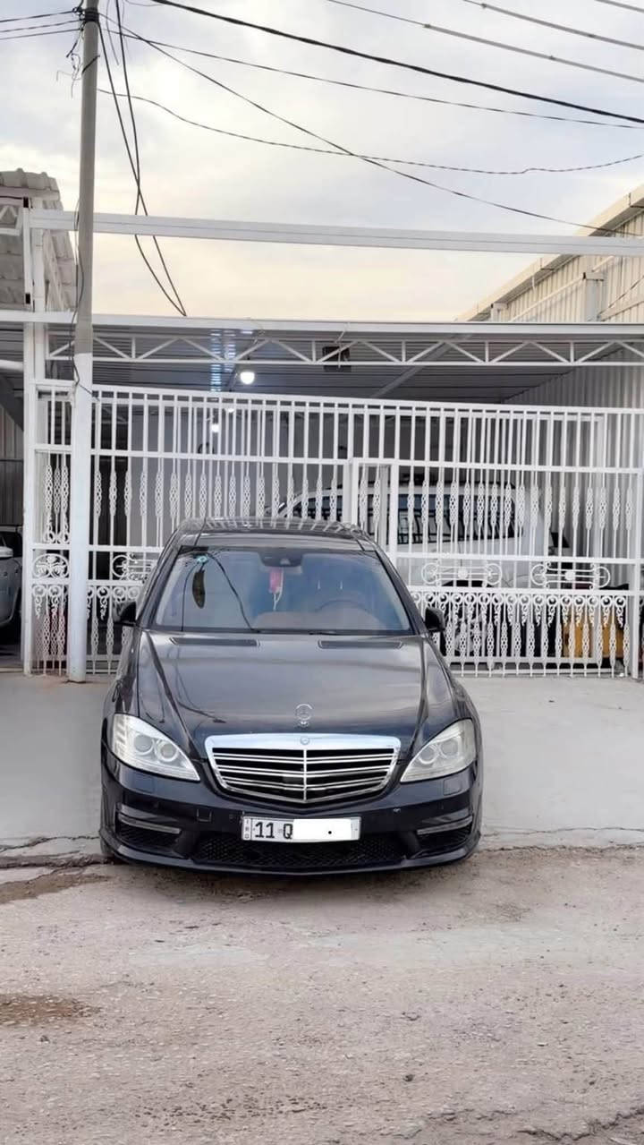 مارسيدس S550 2013
وارد امريكي الضرر جاملغ الخلفي الصوبين بارد بسيط معدل وبدبي مصبوغة عام جمالية 

السيارة V8 توين تيربو  

داخل عسلي سقف بنرامة 

لارج الباب الطويلة 

ماشية 185الف كيلو 

رقم بغداد مميز 

230وبيها مجال

جديده سياره 

***********
