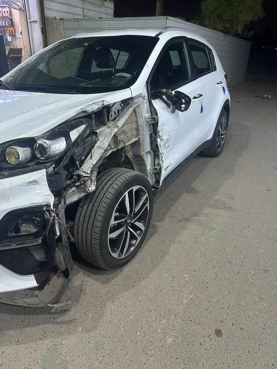 السلام عليكم كيا سبورتج 2020 للبيع خليجي سابقن مكفوله بيه طخه بلا جاملق شويه بلا باب السياره جديد ماشيه 57 كير مكينه خير من الله تبريد شغال  السياره أبيع علئ طخته رقم بغداد مكان السياره بغداد زعفرانيه رقم تلفون ***********
