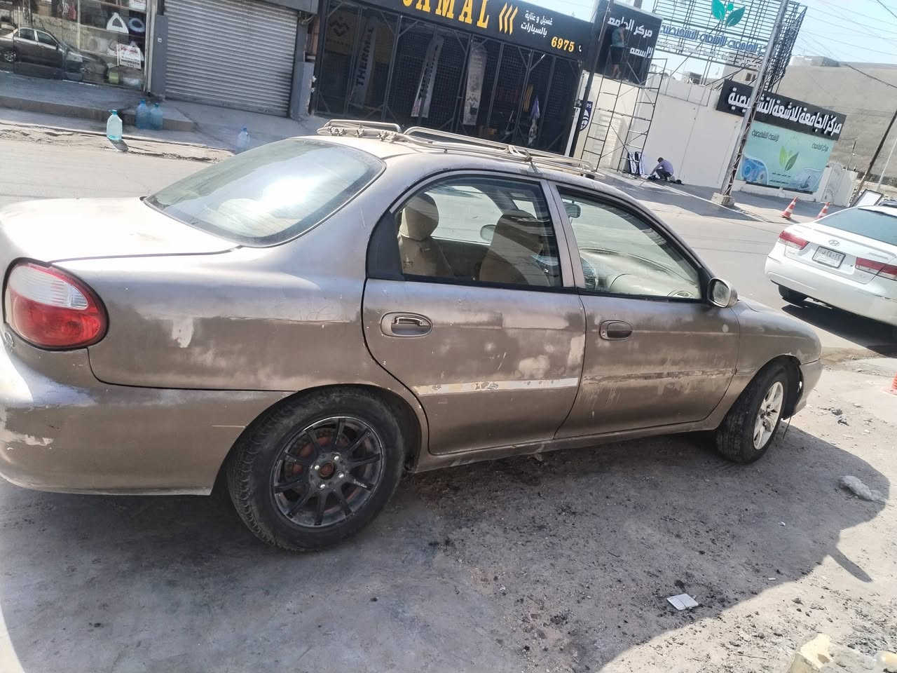 السلام عليكم
سيفيا للبيع موديل ٢٠٠١

ابيع ع حطته السياره شغاله وتمشي

السعر ١٨ ورقه

بغداد حي الجامعه

***********
