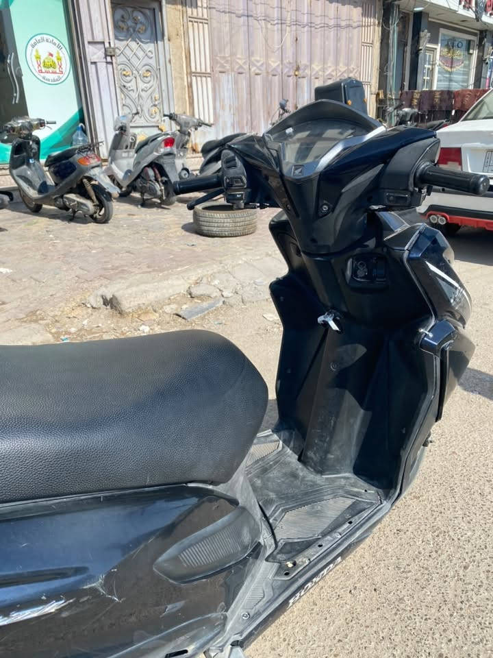 دراجة هوندا ياباني موديل ٢٠
الدراجة مكفولة ما مفتوح بيها برغي 
لتواصل والاستفسار 
***********
