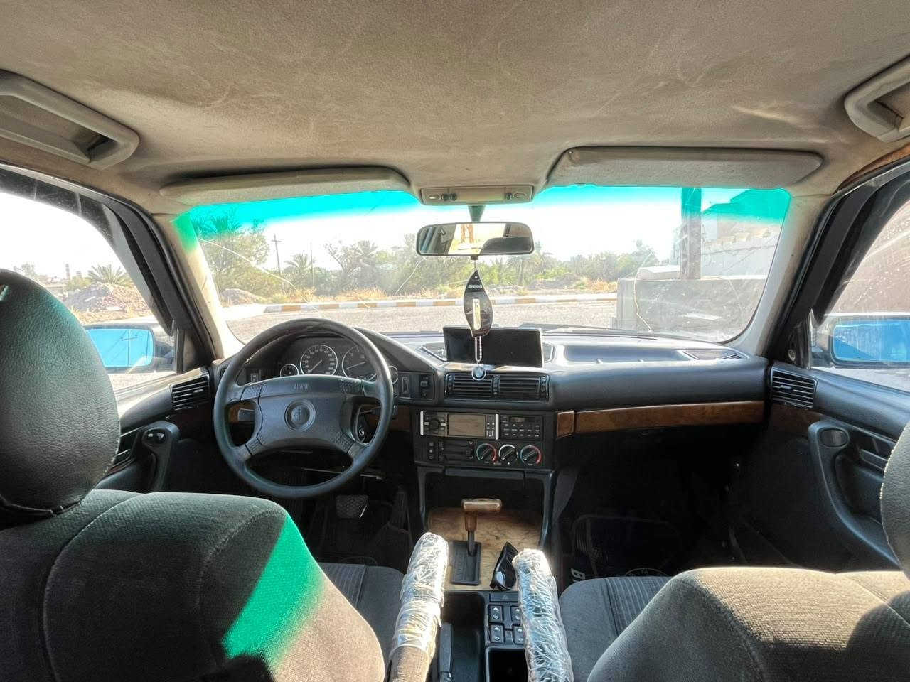 للبيع او المراوس حسب القناعة
اBMW حجم 525
السعر 57 وبيها مجال 
موديل 94 
محرك مسكر فانوس
 كير جديد اوتو
 صدر جديد 
شاشة
 لايت زنون 
تخم تاير جديد 
الرقم صلاح الدين  
العنوان / سامراء  
الاتصال على الرقم***********
