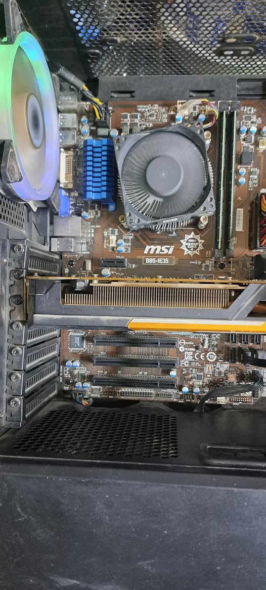 كيس تجميعه كوراي 5 جيل رابع

المعالج  Intel Core i4-4590

الرام -  ddr3 16 gb 

المذربورد  asus b85

الهارد    - ssd 120 hdd 500

كرت الشاشة  Sapphire  R9 390 8GB DDR5

البورسبلاي thermaltake 700w 

سعر الكيس  175 الف 

الكيس بي 25 لعبة

رقمي ***********

بغداد لا يوجد توصيل
