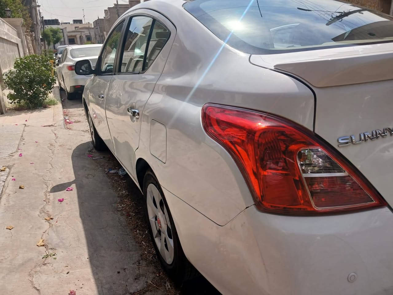 السلام عليكم
للبيع نيسان سني موديل٢٠٢١ هندي معروفه مواصفاتها السياره مكينه وكير مكفوله تبريد ثلج بعد معروف تبريد السني شاشه تخم تاير ماشيه تقريبا ٩٠ الف كيلو السعر ٩٨ ورقه السياره موجوده بالمنصور للاستفسار على الارقام *********** موجود واتساب
