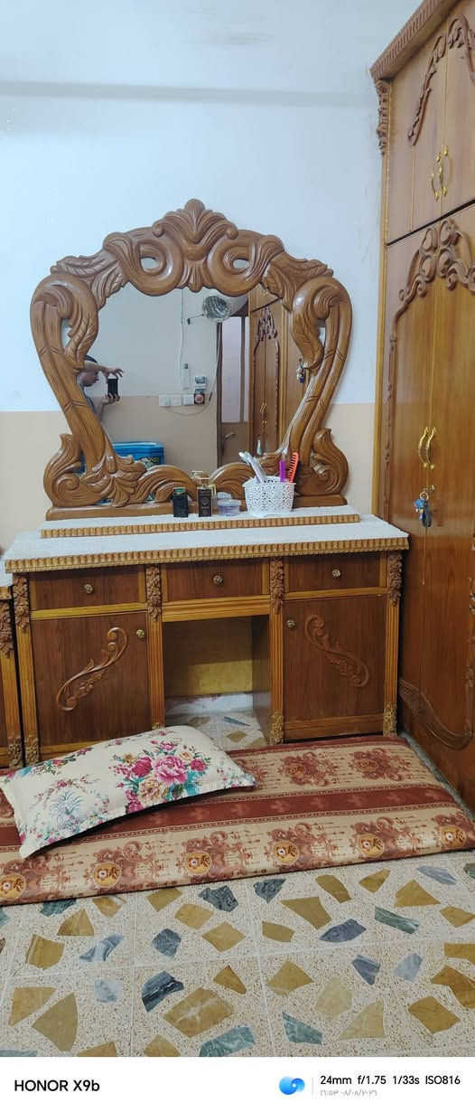 للبيع خشب عراقي ثقيل ثقيل التوصل وتساب ***********
