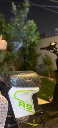 دراجة R9 نضيفة بحالة ممتازة لون ابيض السعر 250 قفل قفل وياها شاحنة الو...