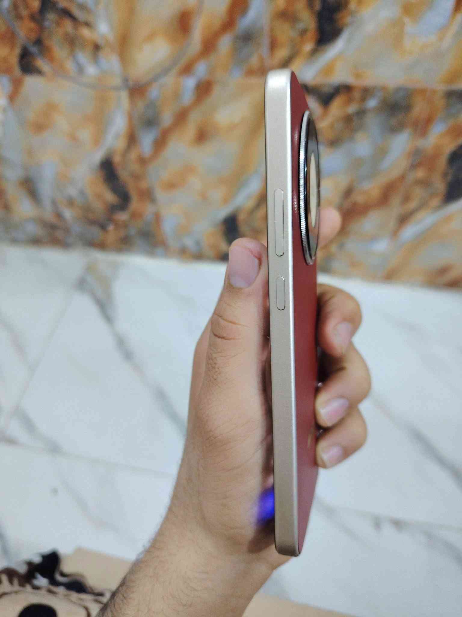 سلام عليكم هونر اكس 9d
ذاكرة 256 رام 12+12 ببجي 90 فريم 

بطارية 8300 شحن سريع صوت ستيريو 

مكفول من التصليح والخلل بدون ملحقات 

ملاحظة (الجهاز مبدل جامه مال كامرة خارجية وبيها تراب والبصمة متوقفة وبي فطر كلش خفيف بل حافة)  غير ذني جهاز مكفول من كل خلل وسعر مناسب 

سعره 260 وبي مجال مكان نجف

نص مكتوب في الصور:
- 6:15 29 < حول الهاتف 10 MagicOS اسم الجهاز > HONOR X9d المعالج المركزي Snapdragon 6 Gen 4 ذاكرة الوصول العشوائي > 12 غيغابايت + 12 غيغابايت Honor RAM Turbo بطارية السيليكون والكربون mAh 8300 شاشة بتقنية حماية البصر من Honor 2640 x 1200 وحدة التخزين الداخلية المساحة الفارغة 232.15 غيغابايت الإجمالي 256 غيغابايت الموديل MTN-NX1 رقم الإصدار 10.0.0.204(C185E10R103P1)