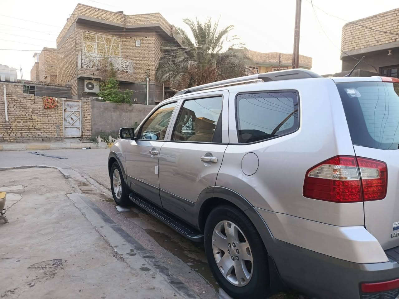 السلام عليكم 
للبيع م ٢٠٠٩ فول مواصفات للأخير
بصمة تشغيل وفتح ابواب
كشنات اثنين كهرباء وخزن ميموري 
جنطه كهرباء شفط
حساسات خلفي وامامي
شاشة دشبول ليزريه 
استيرن كهرباء 
فتحت سقف 
فورويل وشرط شغال 
منظومة زنون كاملة آصلية 
مرايات شفط وقلابات ع البك 
وبعد هواي بيها مواصفات 
  محدثة تحديث آصلي كامل ٢٠١٩  كفالة عامه لاصبغ ولاتبديل ولا بارد ع الفحص تخم تاير وباتري قبل اسبوع مبدل 
مكينه كير وتبريد شرط حداديه جديده سيارة كلوب نقص مابيها مكاني ناصريه مركز رقم السيارة بصرة بأسم ولد صديقي تحويل مباشر 
السعر ١١٨ ورقة رجاءآ متعجبك اعبرها لتكلي موديل قديم وماعرف شنو سيارة تعبان عليها وممخلي بيها أي نقص   
***********
