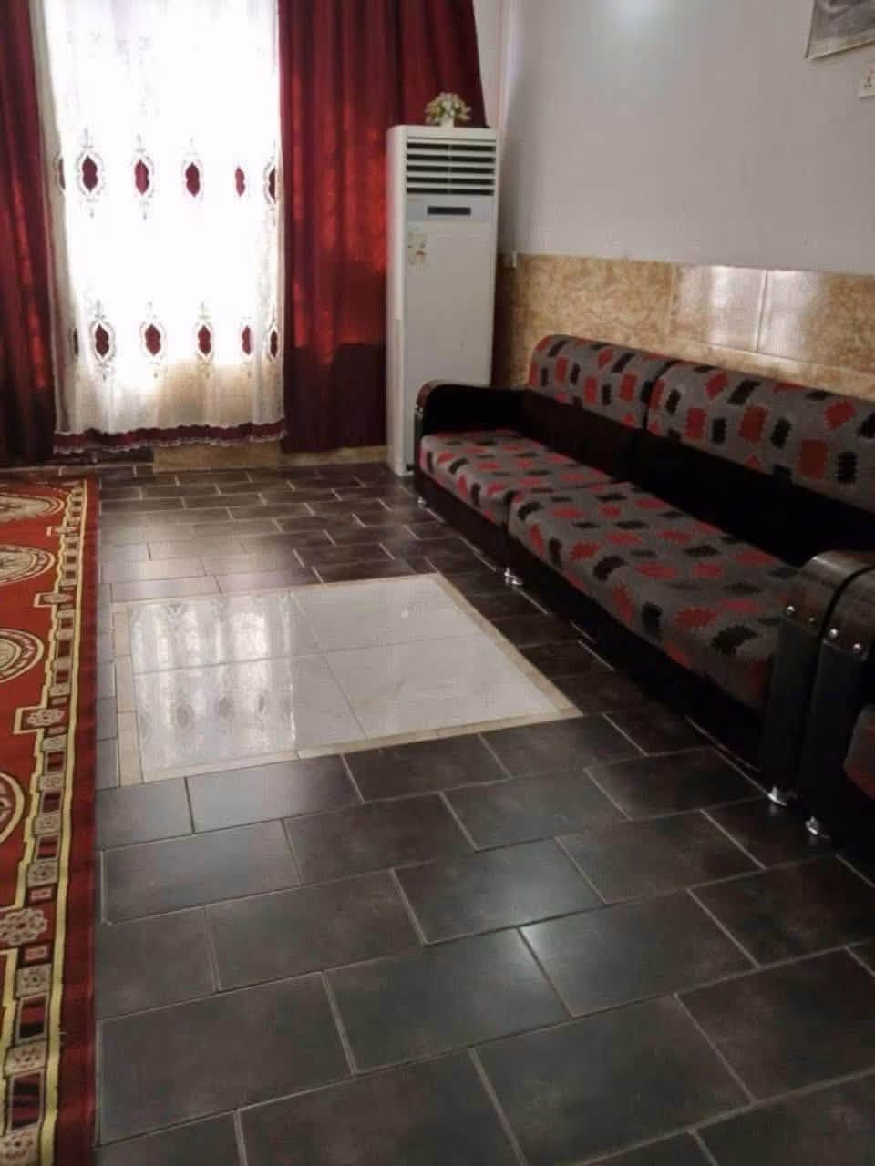 السلام عليكم 🧿🪬
بيت للبيع زراعي مساحه 100م سند 117 في الزعفرانيه دور الصحه خدمات ماء كهرباء ومجاري بالركن قريبا تدخل للفرع 
تفاصيل البيت  استقبال جبيره + صاله + مطبخ حار وبارد + غرفه اخيره + بيتونه كامله + سطحين فوك كبار 
البيت كامل بناء طابوك 2021 كامل من ڪُݪشي سيراميك وكاشي وبياض 
مكانه كلش حلو قريب على شارع 40 مال امانه الجديد والمنطقه كامله من البناء 
كلشي قريب عليك سوك خطوط مدارس صيدليات اسواق كلشي قريب  
متواجد ماسنجر 
ورقمي بيه خط وبيه واتساب ***********
