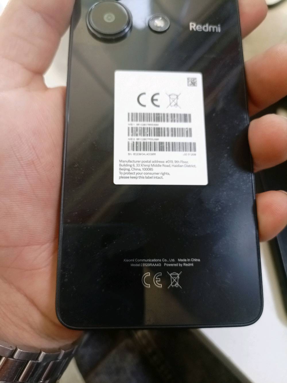 ريدمي نوت 13 4جي ذاكرة 512 عشوائيه 8 الجهاز جدأ نضيف وملحقاته كامله كلها
تگدر تكتبلي الموديل بالضبط شنو؟ Redmi Note 13 4G لو 5G، وشنو سعة التخزين النهائية 512GB ويا 8GB رام؟: 
4G عشوائيه 8 
شنو حالة الجهاز الحالية؟ أكو أي خدوش، كسر، تبديل شاشة/بطارية، لو كلشي أصلي وشغال 100%؟: 
الجهاز ابد ممفتوح 
الملحقات الكاملة شنو بيها بالضبط؟ يعني الشاحن، السلك، الكفر، العلبة، والإبرة موجودات كلها لو ناقص شي؟: 
كلها كامله
وين مكانك بالعراق حتى المشتري يعرف منين يستلم/يفحص الجهاز؟: 
بغداد التاجي 
السعر النهائي شكد؟ وبيها مجال للنقاش لو تريد بيع سريع؟: 
السعر النهائي  بيع سريع265.000