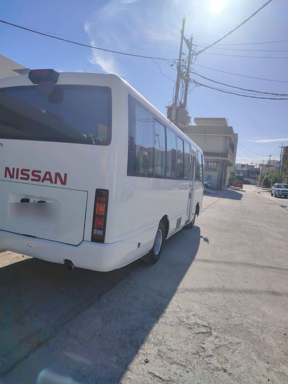 نيسان • ٢٠١٥ • ٣٢٠٠٠٠