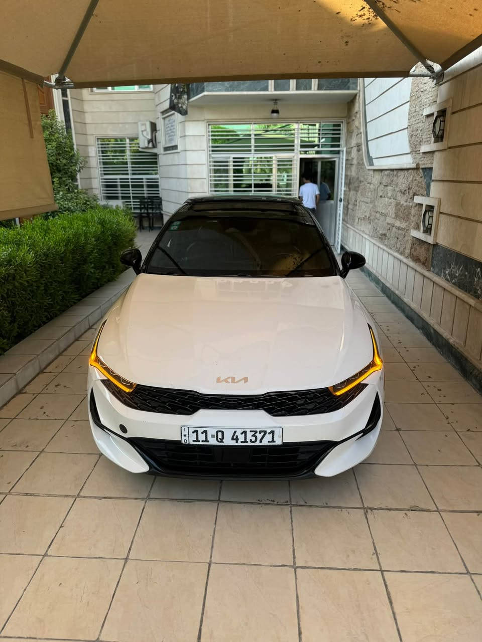 السلام عليكم
كي فايف 2023 gt line 
محرك 1600T
ماشيه 48 كم 
حادث موضح في صور 
رقم بغداد الجديد
رادار امامي 
كامره خلفيه 
وضعيات قياده 4 
وبعد مواصفات معروفه 
 178 وبيها مجال 
مكان سياره شارع فلسطين. 
***********

نص مكتوب في الصور:
- BIDCARS