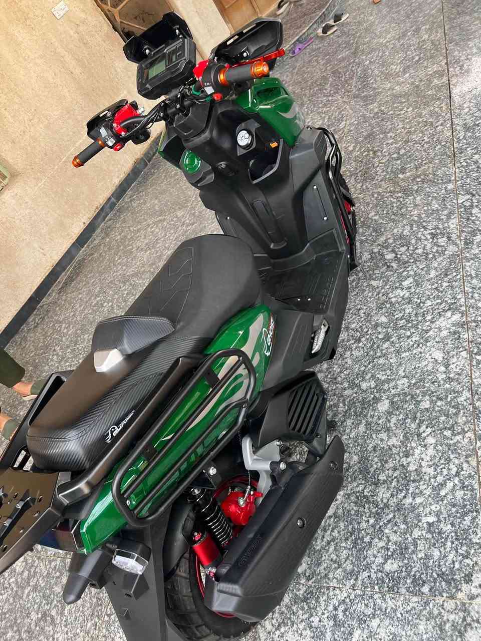 دراجة نارية اباجي للبيع كفالة عامة ماماشي بيه هواي محرك 150 سيسي السعر مليون 250 وبيها مجال لشراي  الي اريد اراسلني ع الخاص او واتساب ***********
