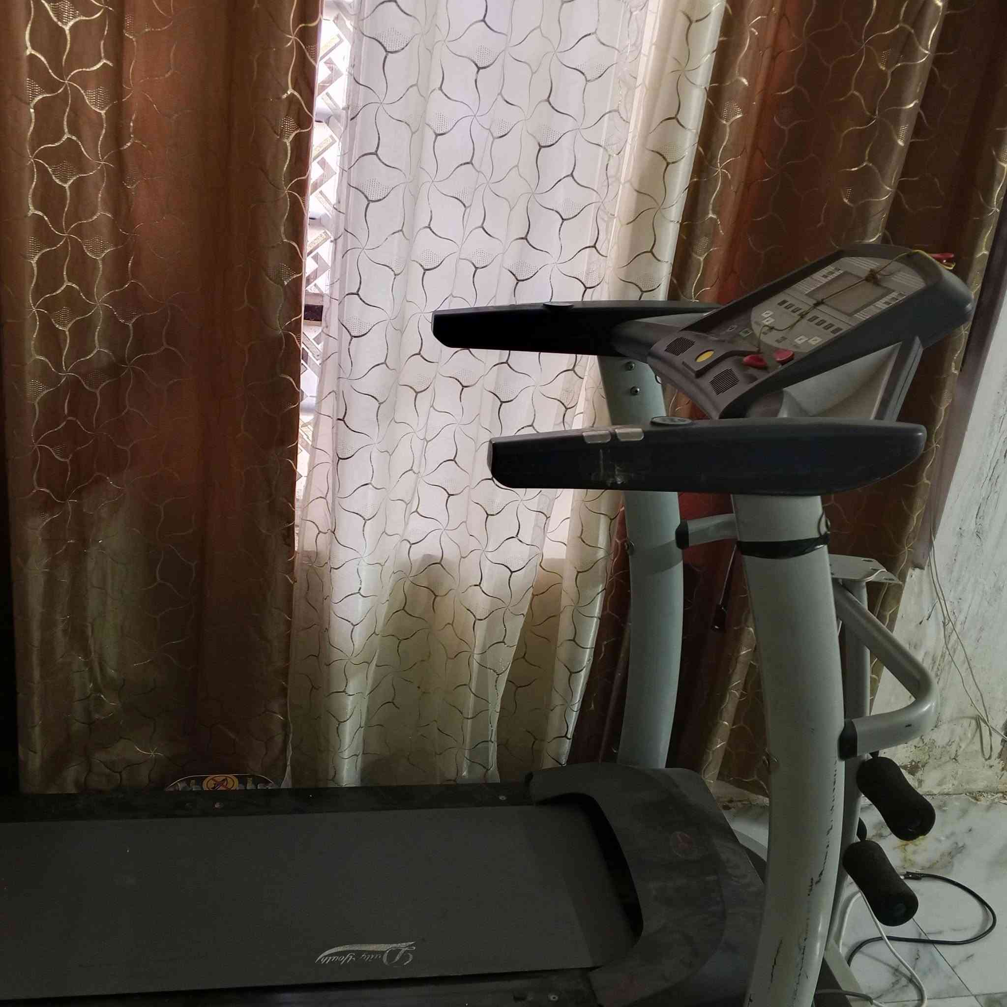 جهاز جري نضيف وشغال سعر 300وبي مجال مكاني بغداد الكاظميه مدخل طي ***********
