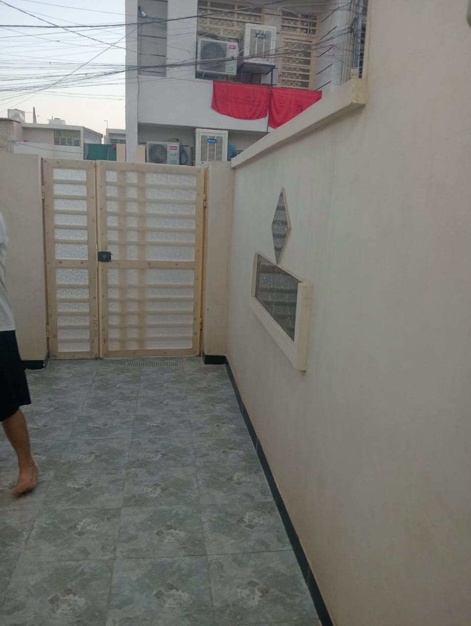 دار للبيع المساحة 100 متر ✅
البيت نضيف وجديد
قريب عالشارع العام 
شارع ابو رحالين اصفر 
للاستفسار ***********
