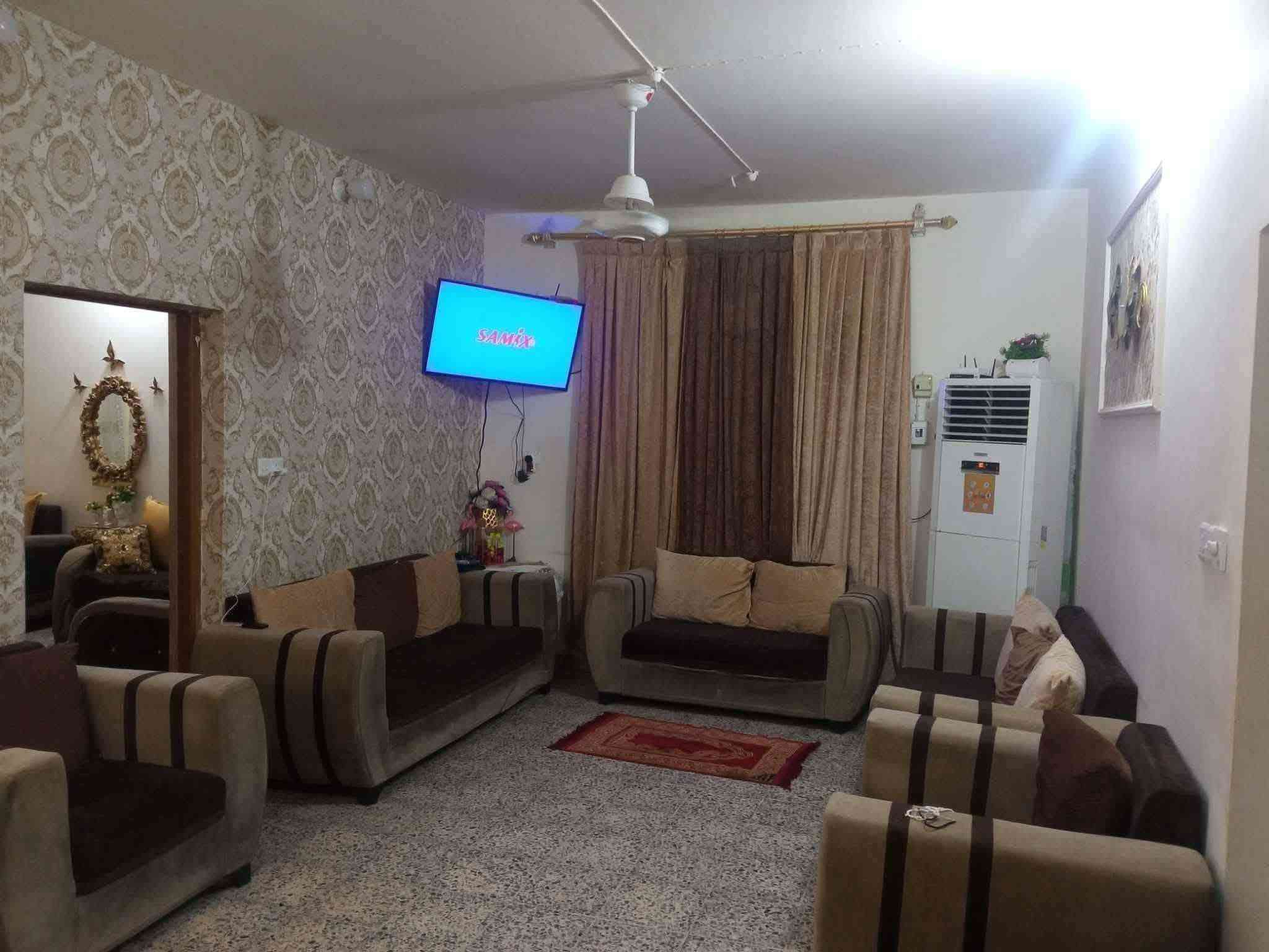 دار للبيع طابو زراعي سند 25 الموقع حي الصحه خلف المسبح الأولمبي المساحه ١٦٥ متر طابقين الاول هول صاله مطبخ غرفه نوم مجمع صحيات كراج سياره الطابق الثاني ٢غرف نوم صحيات للاستفسار مكتب النبل للعقار والبناء والهندسه *********** واتساب *********** واتساب
