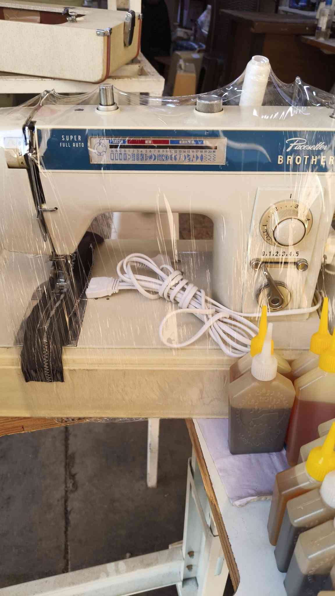 متوفر جميع مكائن الخياطة باله ياباني وجبة جديدة/هاتف_***********
