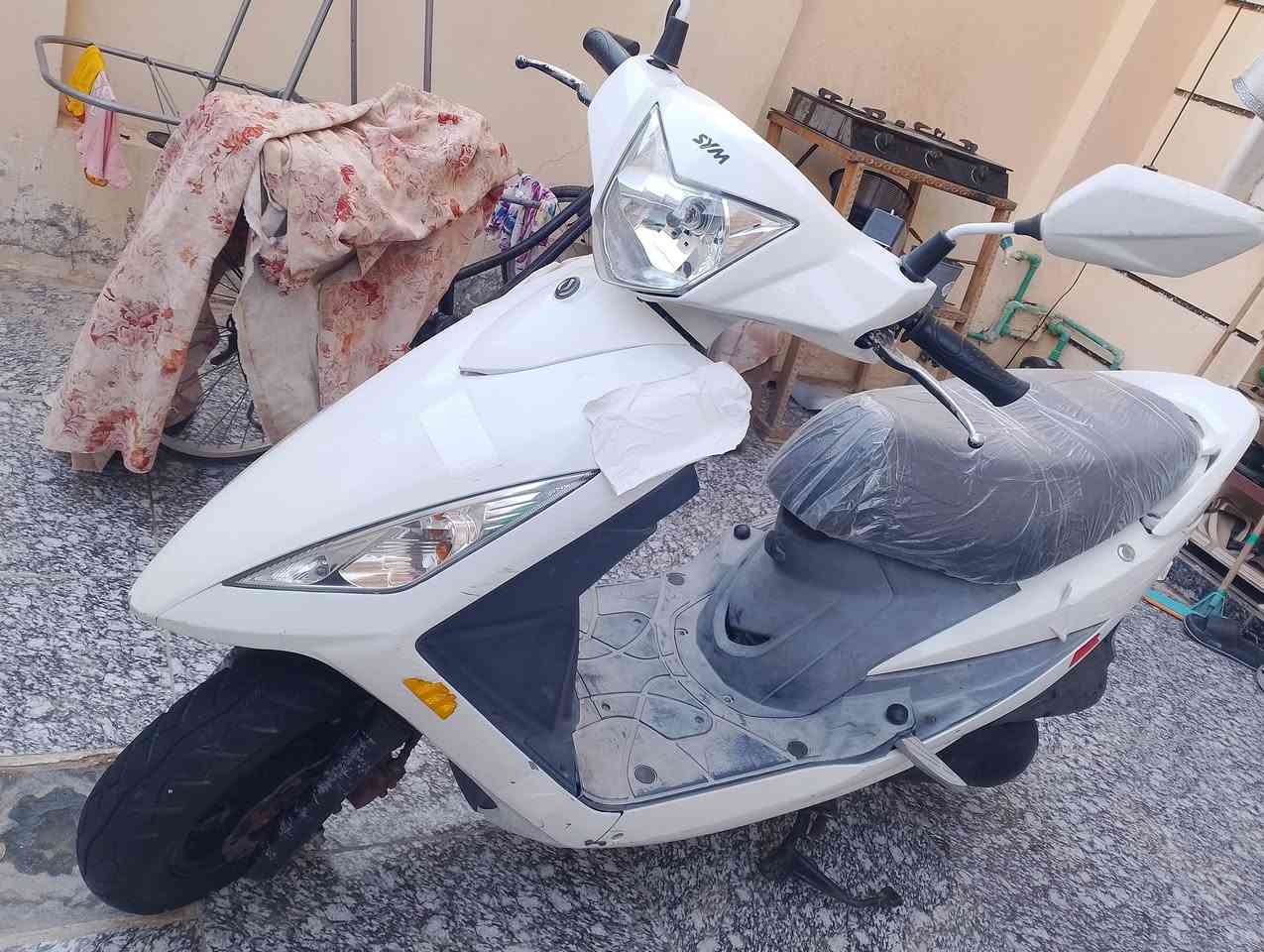 لليدور طك كارتون وسلفون وناشف
دراجه بوضع رمبه
واليعرف قيمة هيج دراجه عليه بسبع عافيات
السعر 750
 المكان بابل
***********
