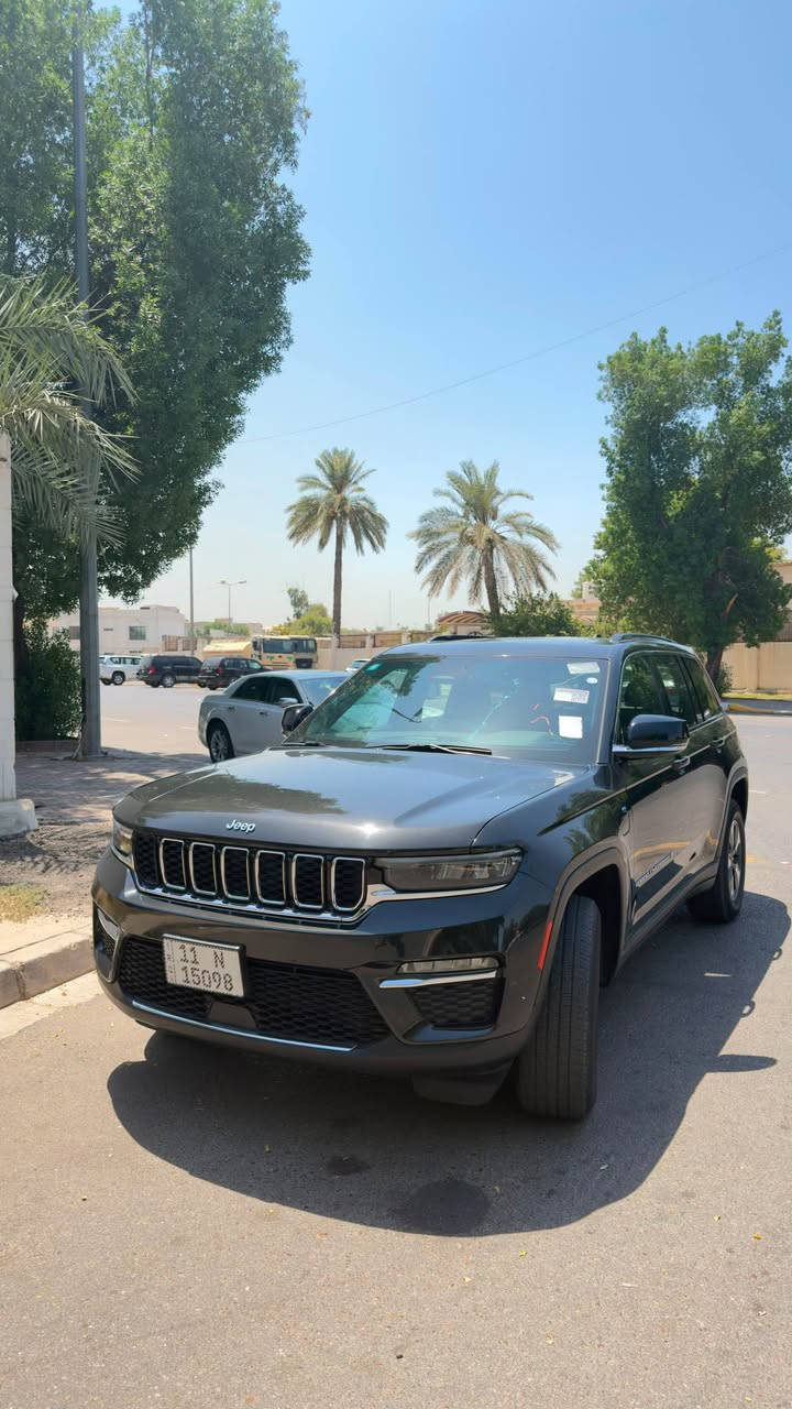 ‏  Jeep Grand cherokee 4xe كلين تايتل 
موديل 2024 4x4 هايبرد
ماشية 38 
الداخل لونين مطعم بصاج
إنارة داخلية LED 
5 راكب 
‎3 انضمة بنزين +هايبرد +كهرباء
#مواصفاتها
.  
.بصمه تشغيل عن بعد
.دمام خلفي
.كشنات جلد
.كشن السايق ميمري
.كشنات كهرباء
.صندوق كهرباء
.حساسات خلفيه 
. قطعتين تبريد 
.اشاير بالمري
.رادار امامي
.رادارات 360
خمسة وضعيات قياده
. بنوراما فتحتين
. كير ماوس
. نظام منحدرات
. هيترات بالكشنات 
.ويل كب كروم
.لايتات لد
.بكلايت لد
.كشافات
.بصمة ابواب
. نضام توقف ذاتي
فول مواصفات 1/1  بعد بيها مواصفات
السعر 32500 وبيها مجال
للاستفسار اكثر الاتصال على الرقم

*********** بغداد, العراق
