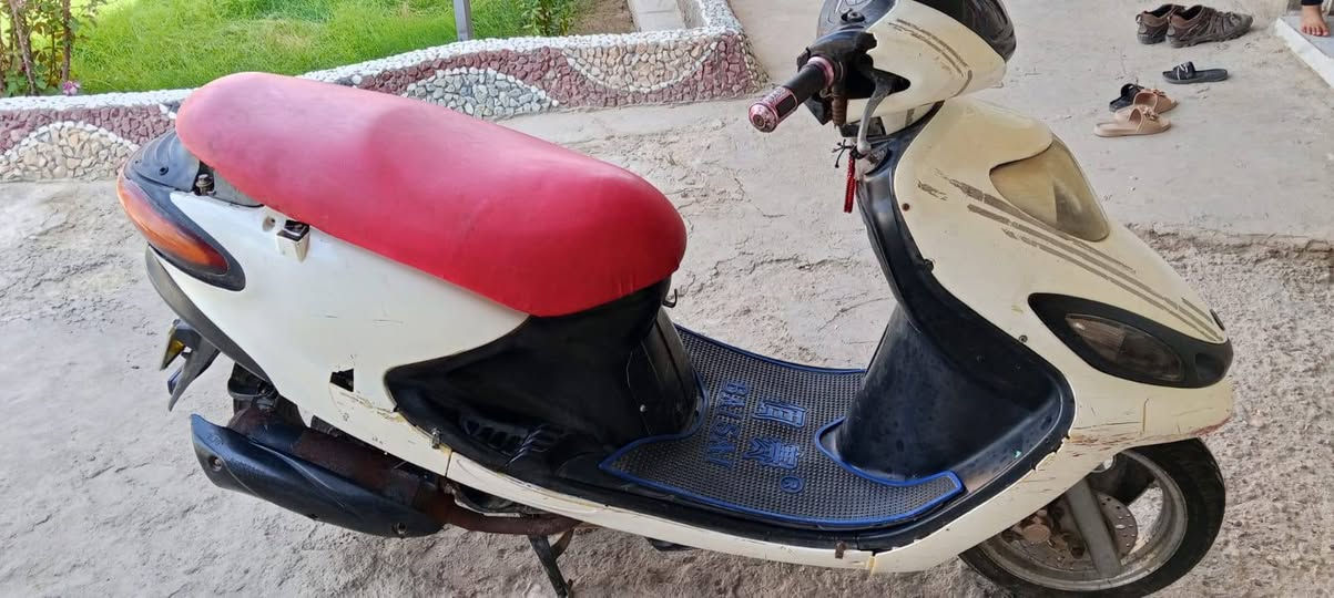 سلام عليكم
دراجة دولفين للبيع جاهزه مابيها نقص محرك حلو ستوني مسويلها ادامه كلجات وراجز سلف جديد قايش جديد جاهزه نكره سلف السعر 250 بيها مجال قليل للتواصل ***********
