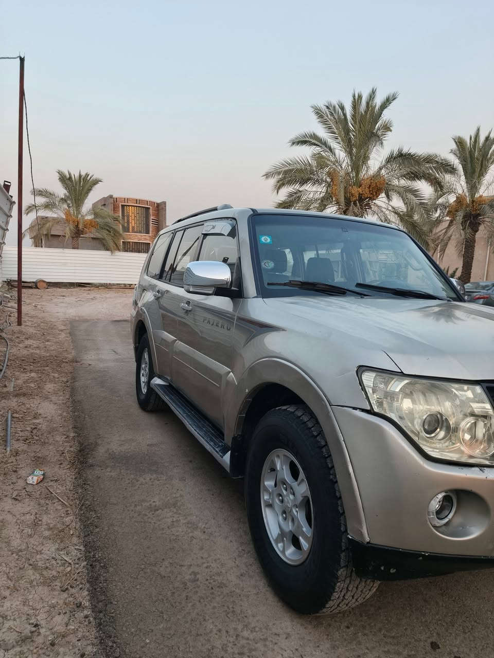 السلام عليكم للبيع باجيرو 2008 مكينه 3000 رقم بغداد دولي بيها قطع صبغ ابيع مصبوغة حزام كير محرك تمام تبريد ثلج شرط ميبوخ بل ازدحام السعر 88 وبيها مجال بسيط مكاني بغداد ابوغريب للتواصل ***********
