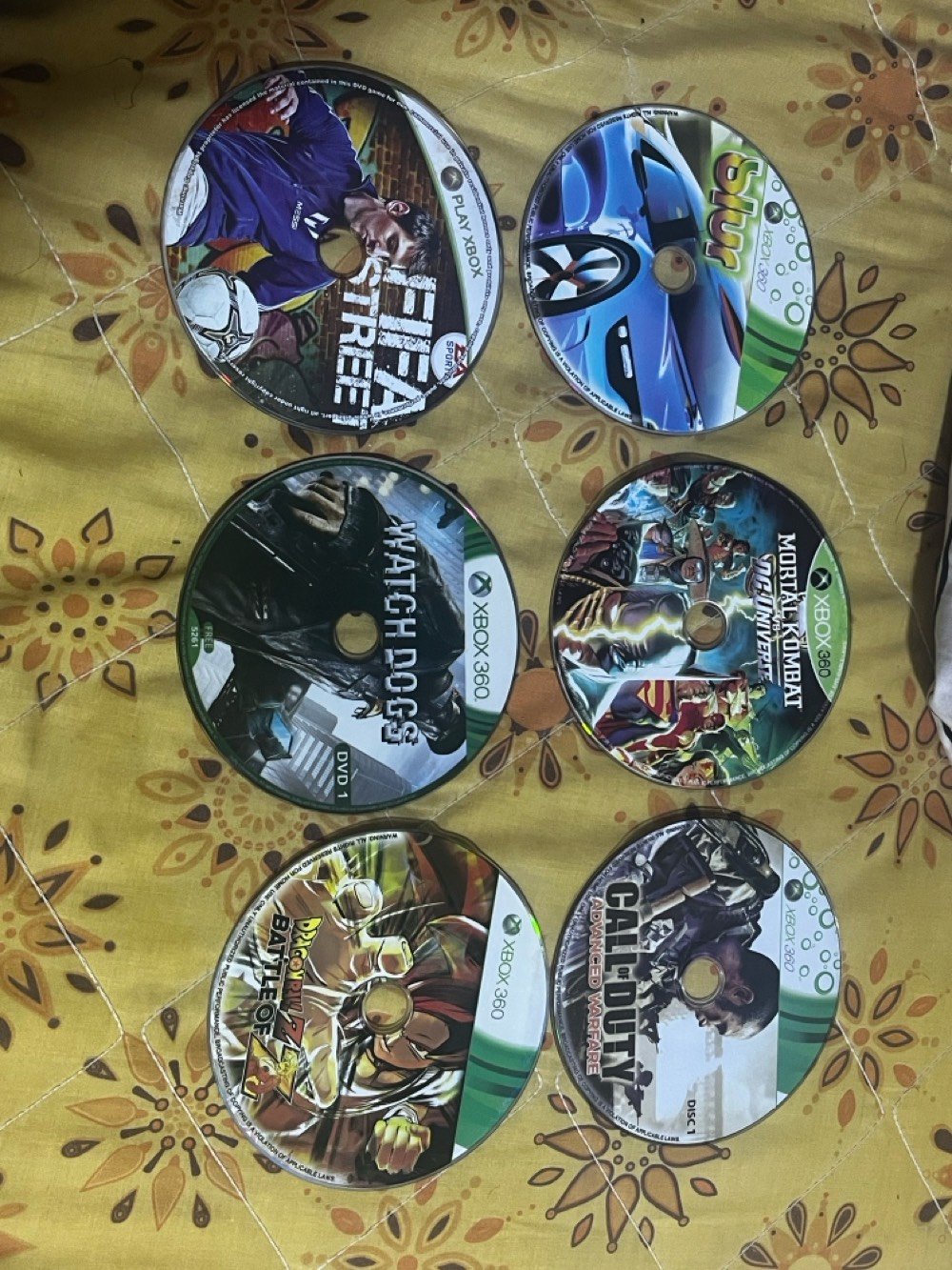 xbox 360 super  slim للبيع
الملحقات: 
-يدتين نظيفات  
-٨ اقراص 
-٤ بطاريات مال يدات ويا (وحدة من عدهم شحن من دون الكيبل)
-يدة ثالثة واير انطيها فحم 
-يدة والمحولة والجهاز بلاديات ممفتوحات
-التوصيل مجاني
-السعر ١٢٥ الف قفل 
-تفاصيل الجهاز وفحصه كدامك اشوفك بالخاص 
الالعاب : 
Assassin creed rogue
Bf4
Blur
Bully
Cod4
Black ops 1
Black ops 2 
Black ops 3
Captain America 
Cod world at war 
Crash mind over mutant 
Dishonored
Fifa 19
Fifa street 
Homefront
Just cause 2
Minecraft 
Mw3
Mortal kombat 
Pes 2016
Pes 2021
Pes 2006
Rdr 1
Resident evil 6
Rise of tomb rider
SB: robotic revenge 
Spongebob heropants
Spongebob truth-sq
Tekkan tag 2
Tom and jerry
Tomb rider 
Yu gi oh 5d’s