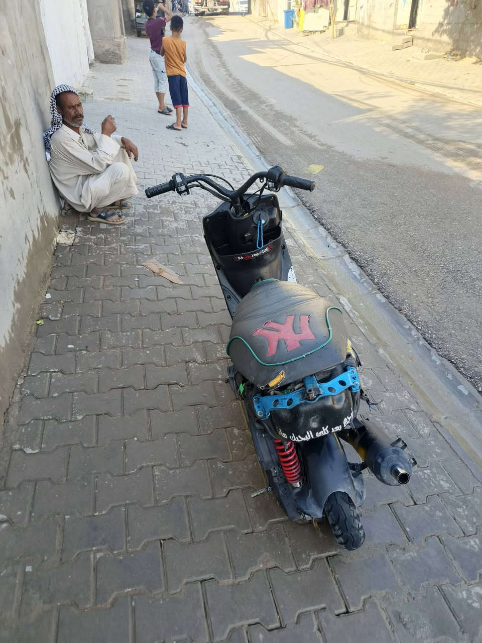 دراجه للبيع ماكس عدله  محرك ستوه شدلها مال رمبه ماكن نجف الرضويه سعرر 350وبيه مجال قليل حك جيه  رقم صاحب دراجه *********** مكلف بل نشرر  لاطبلي  خاص
