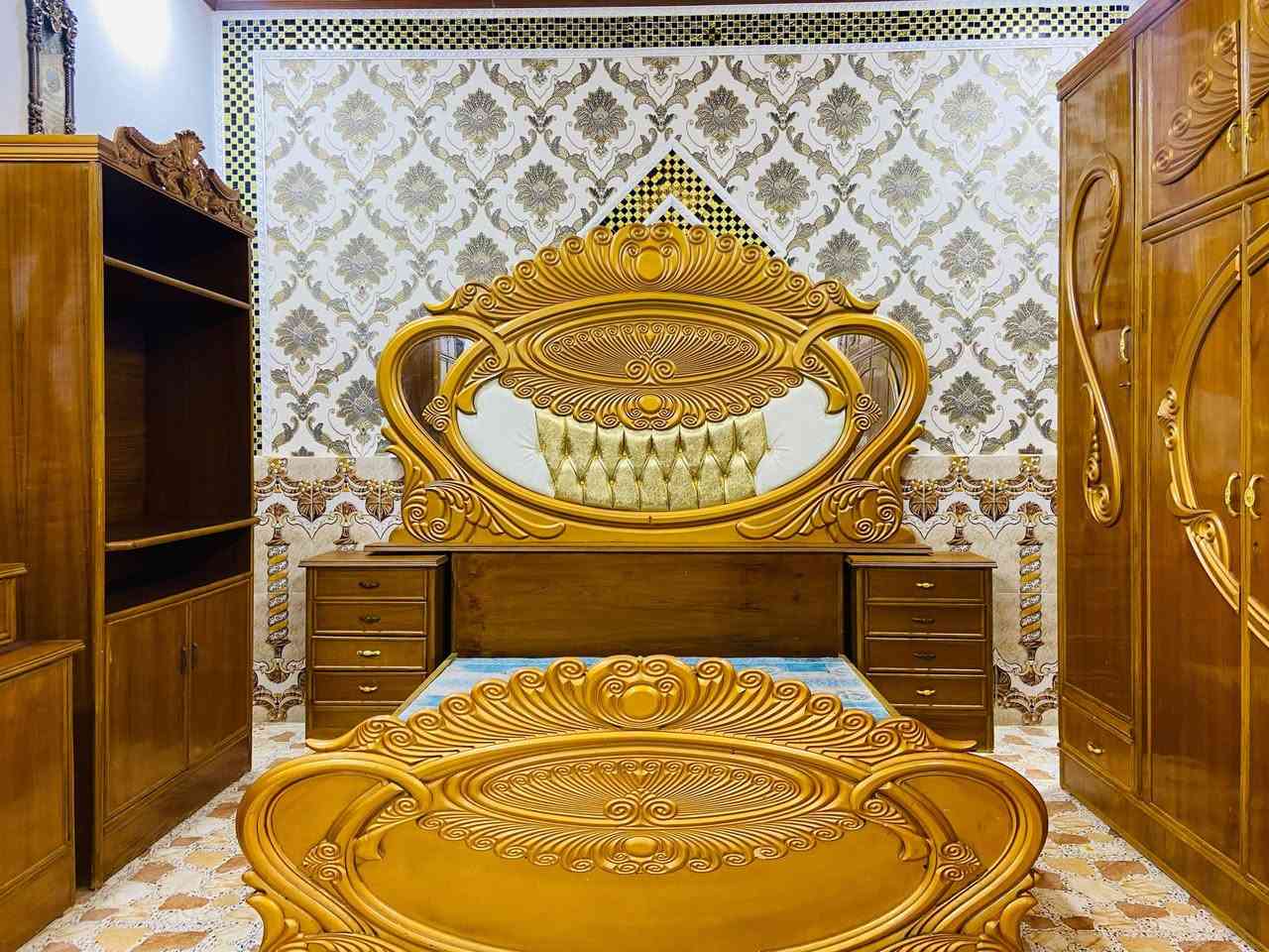 يوجد غرفه نوم صاج عراقي شرط حطاطه نضافه فول السعر مليون و١٠٠ للاستفسار الاتصال ***********
